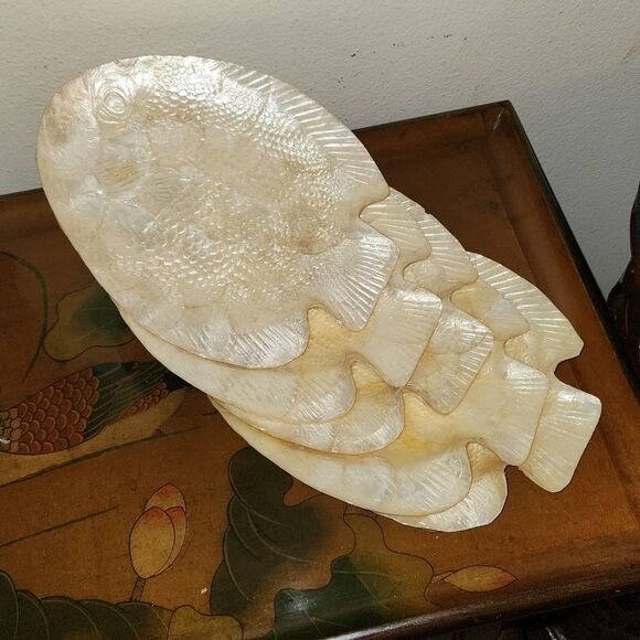 Capiz Shell Fish Plates Set of 5 Vintage - Picture 1 of 11